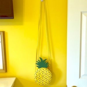 Super cute pineapple purse!!